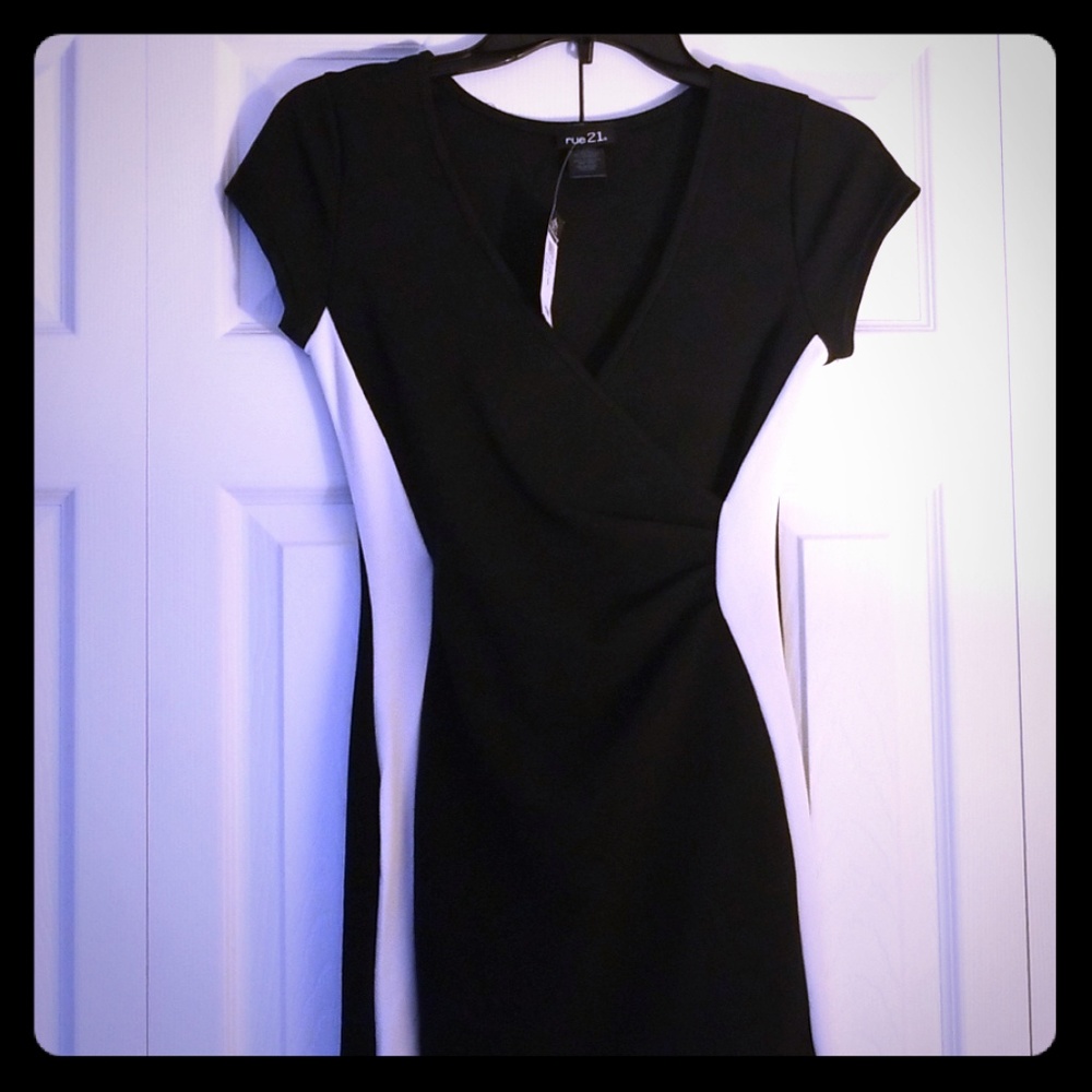 Rue21 black and white asymmetrical dress